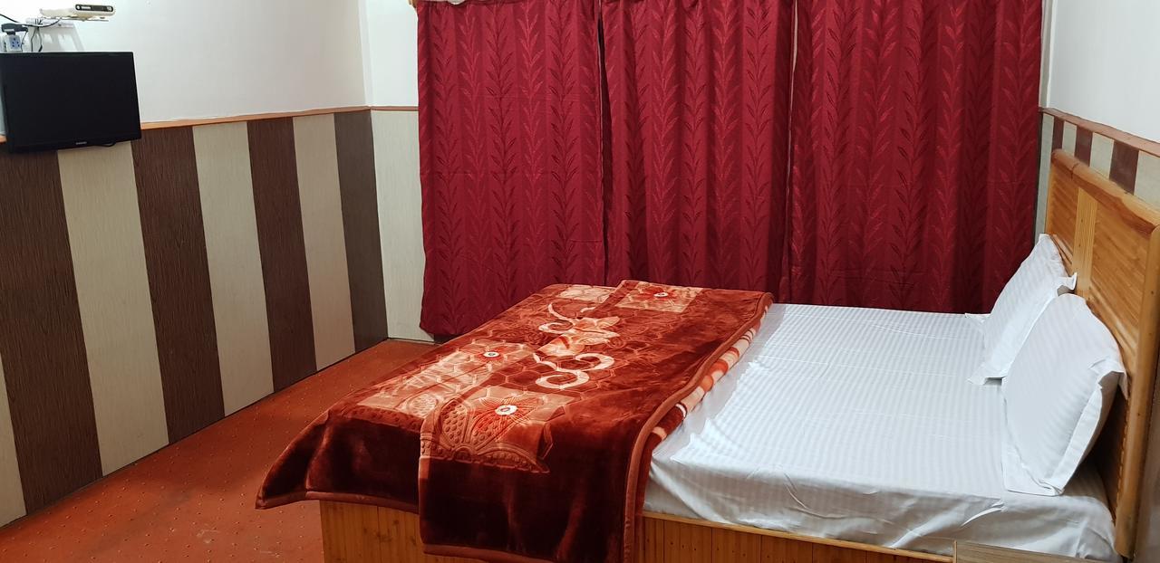 Hôtel Kassal Heights à Patnitop Extérieur photo